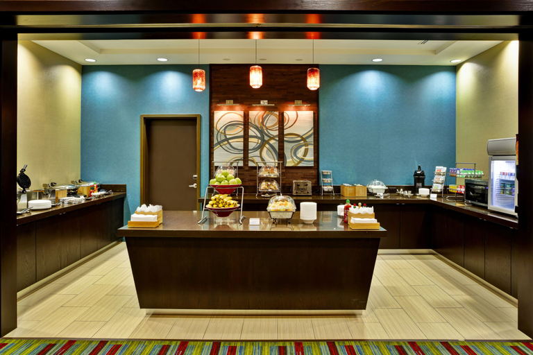 Food & Drinks 5, Fairfield Inn & Suites by Marriott Austin Northwest/Research Blvd, Williamson