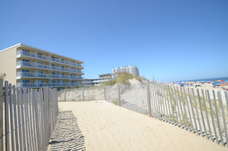 Exterior & Views 2, SeaLoft Oceanfront Hotel, Worcester
