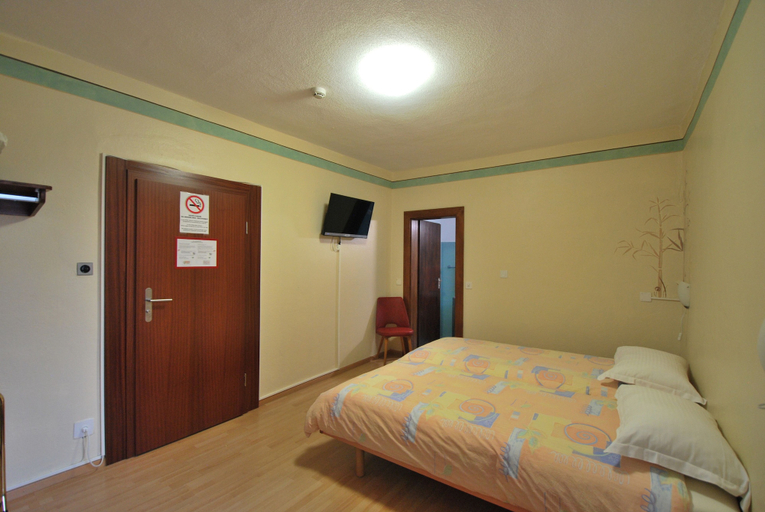 Bedroom 3, Albergo Ristorante Baldi, Leventina