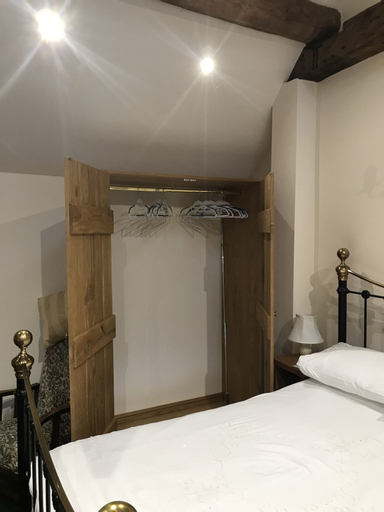 Nuneaton - Cottage - Sleeps 2 - Parking - Garden, Leicestershire