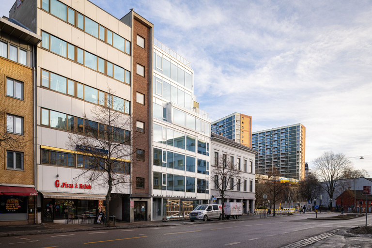 Exterior & Views