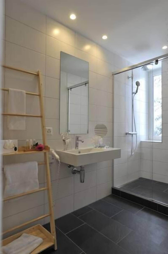 Bathroom 5, Blatter's Hotel Arosa & Bella Vista SPA, Plessur