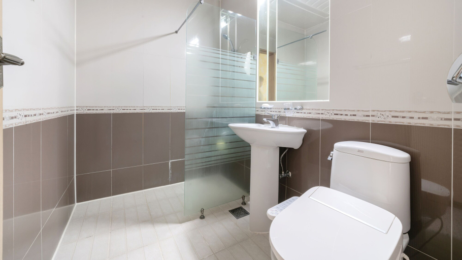 Bathroom 5, Grim Resort, Jeju