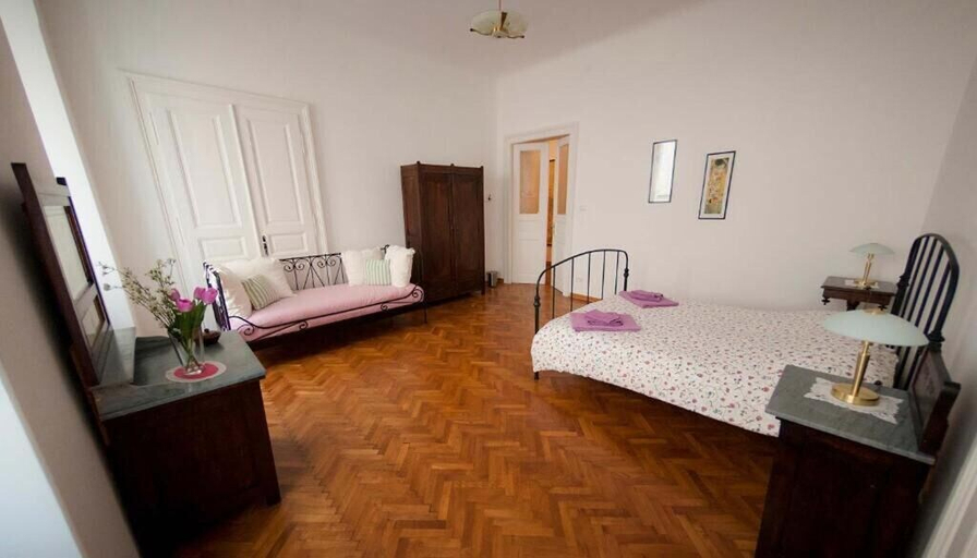Bedroom 3, Domus Liberta Rooms, Trieste