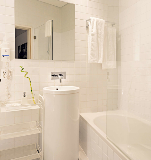 Bathroom 4, Old City Design Apartments, Porto