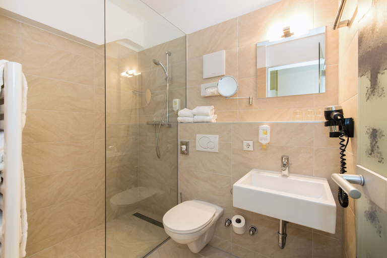 Bathroom 4, Basic Hotel Innsbruck, Innsbruck