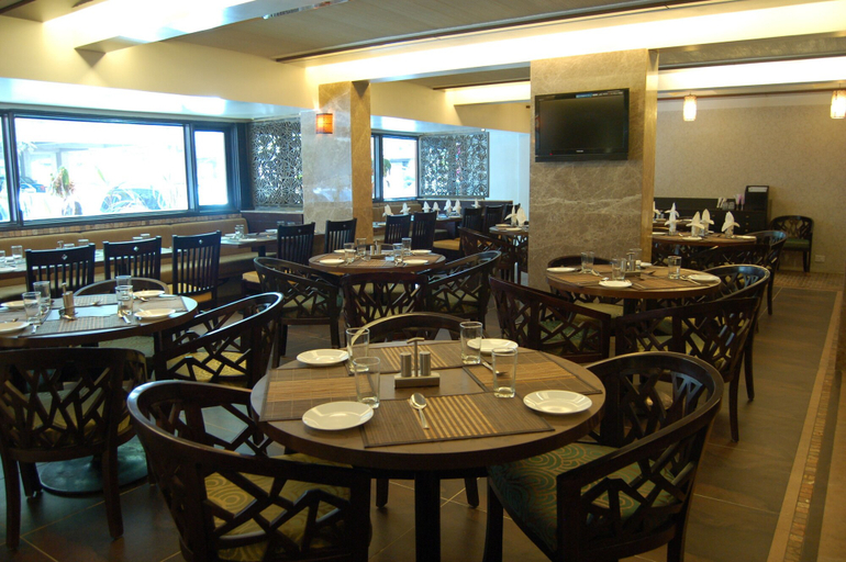 Food & Drinks 4, Comfort Inn President, Ahmadabad