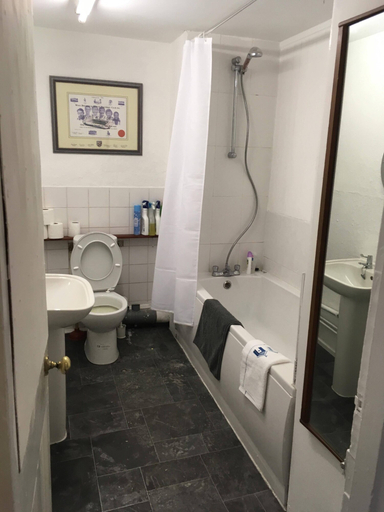 Bathroom, St Nicholas Street Apartment, Bristol