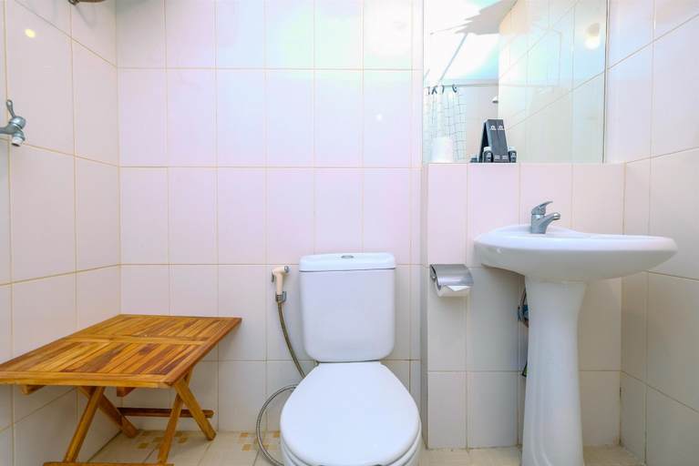 Bathroom 3, Stunning Studio Apartment At Ambassade Residences, South Jakarta