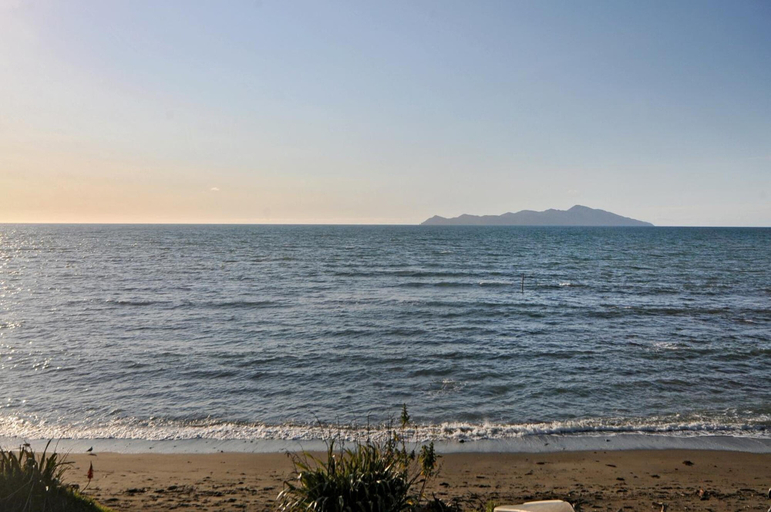 Others 5, Kapiti Waves Beach Retreat, Porirua
