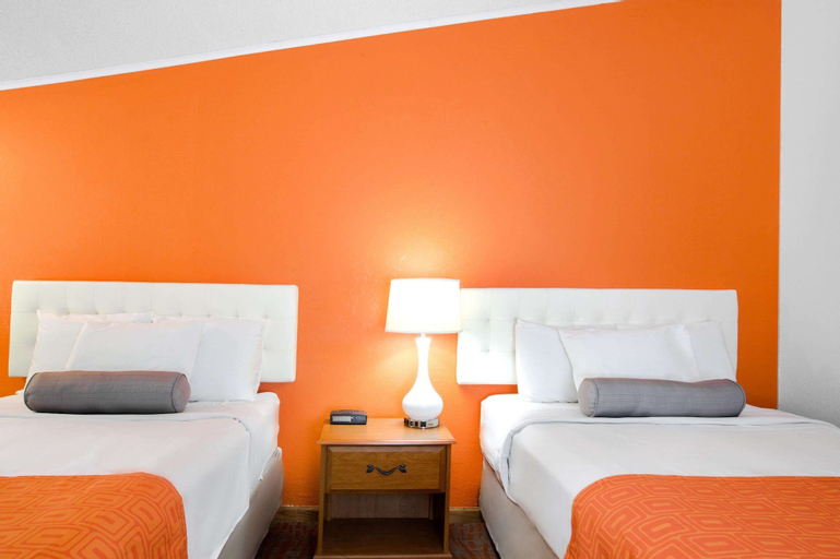 Bedroom 3, Howard Johnson by Wyndham Wilmington, New Hanover