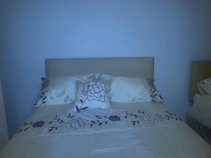 Bedroom 5, Apple House Guesthouse Wembley, London