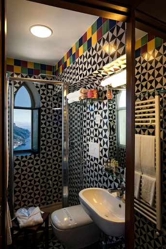 Bathroom 4, La Moresca, Salerno