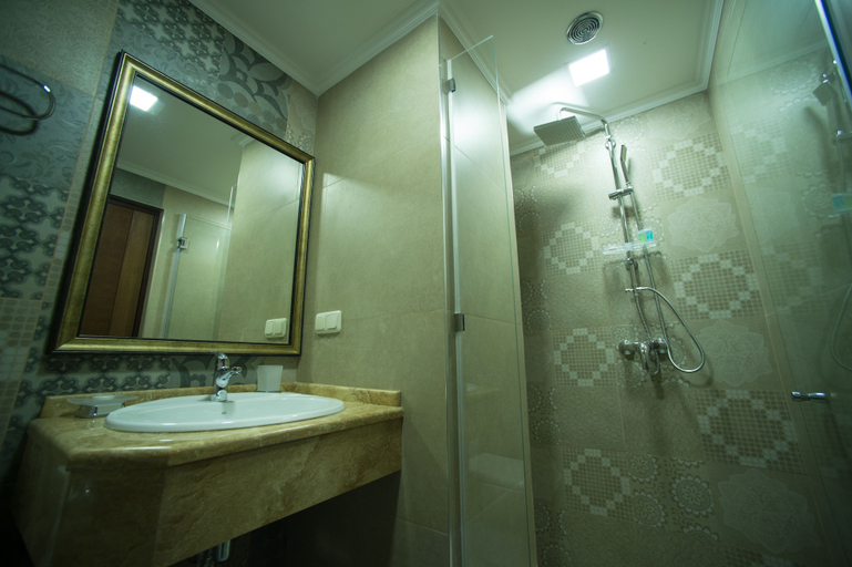Bathroom 4, Boulevard Hotel, Yerevan