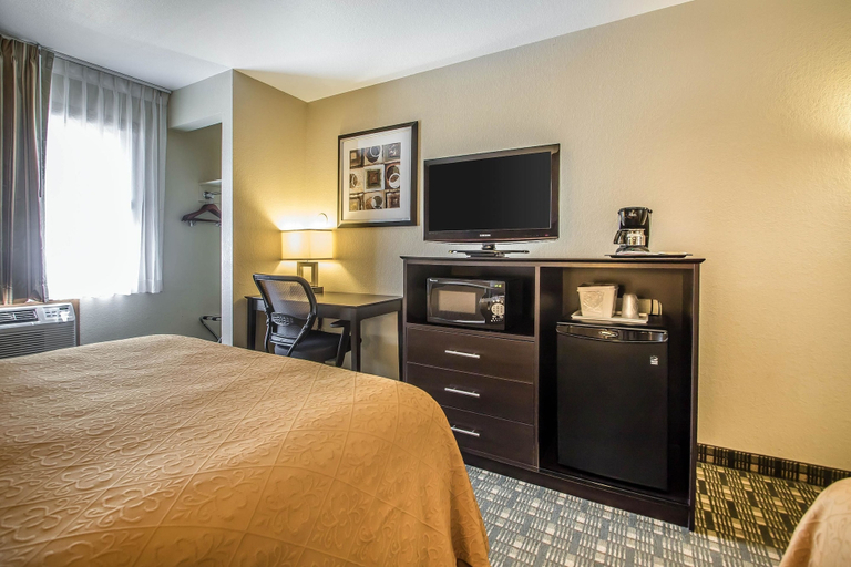 Bedroom 3, Quality Inn & Suites Decorah, Winneshiek