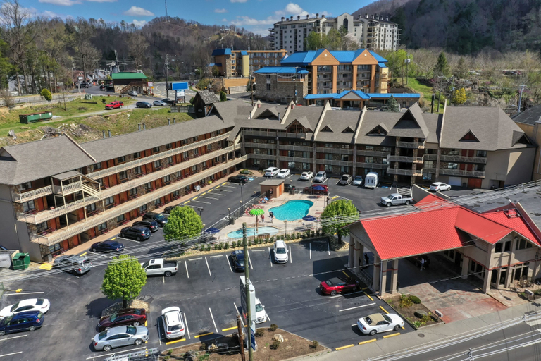 Exterior & Views 2, Crossroads Inn Suites, Sevier