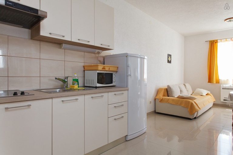 Others 5, Villa Marina, Bol