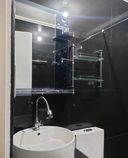 Bathroom 5, Rapid Rise Hotel, Mabalacat
