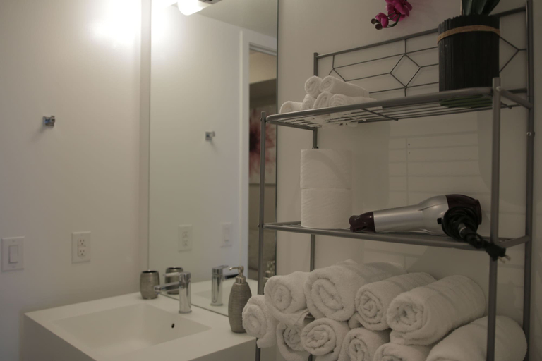 Bathroom 4, A&A Suites in the heart of Downtown Toronto, Toronto
