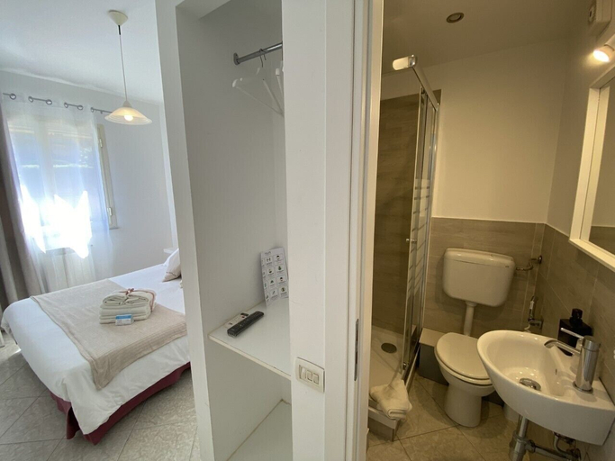 Bathroom 3, Ma&Mi Guest House, Palermo