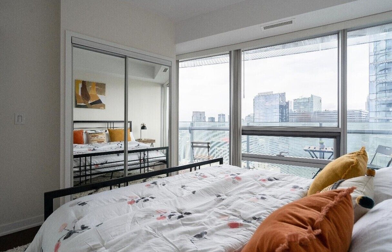 Bedroom 4, CN Tower Facing, Parking, King Bed, Toronto