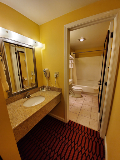Bathroom 4, Clarion Inn Strasburg - Lancaster, Lancaster
