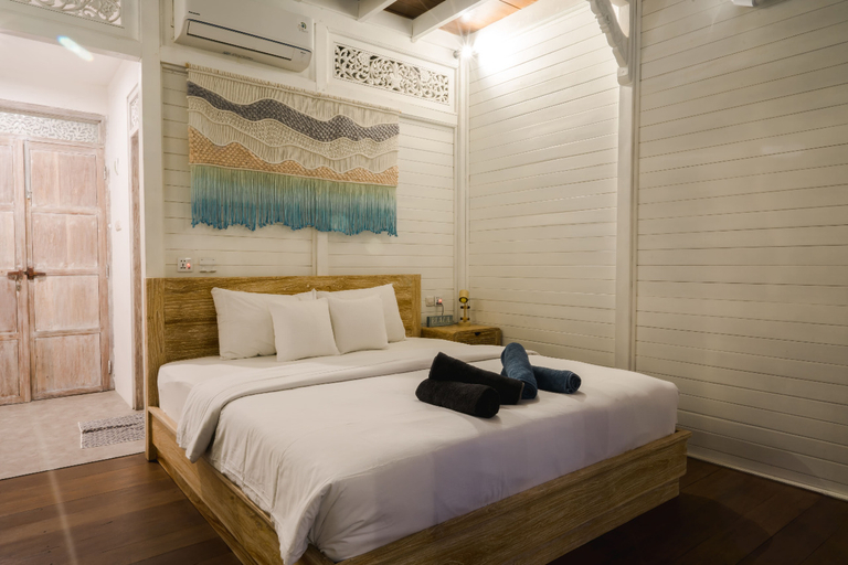 Bedroom 2, Mambo Beach Resort, Klungkung