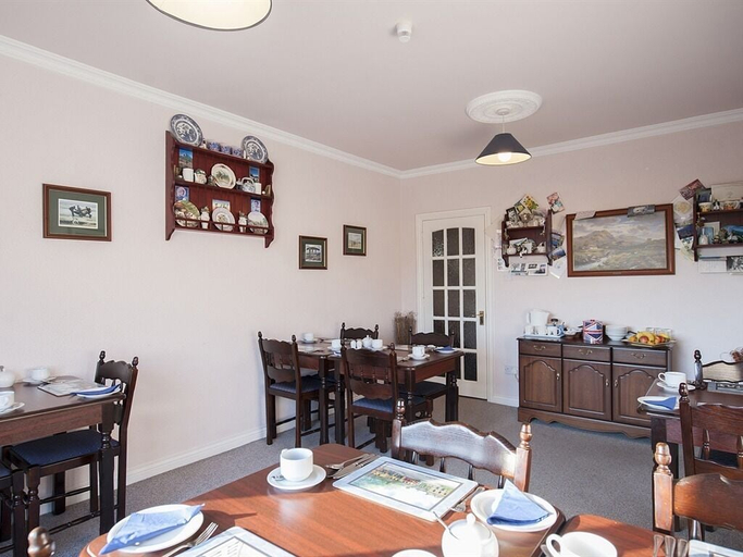 Food & Drinks 5, The Waterfront House Country Home
