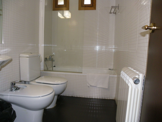 Bathroom 4, Hotel Rural Casa Granero, Madrid