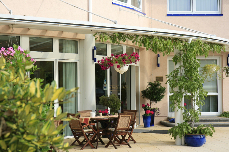 Exterior & Views 2, Hotel Circle Inn, Kaiserslautern