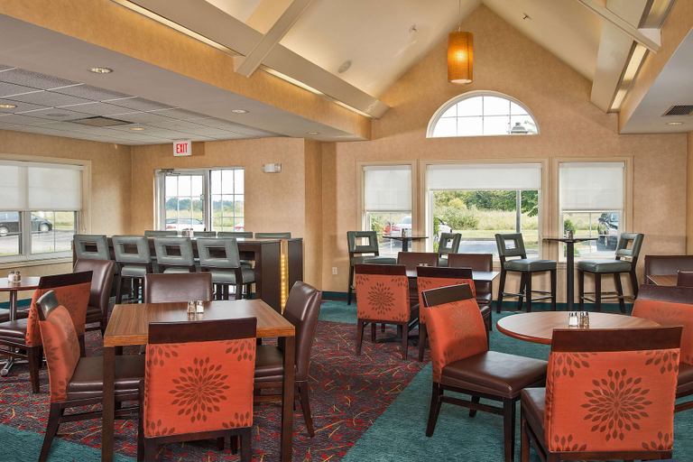 Food & Drinks 5, Sonesta ES Suites Charleston, Kanawha