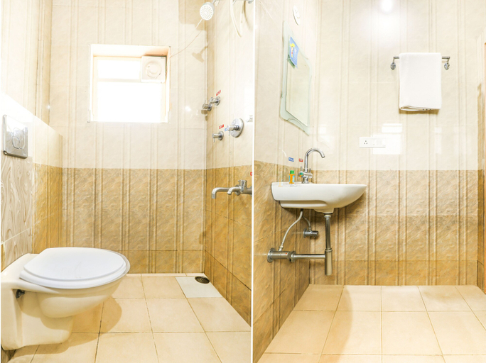 Bathroom, FabHotel City Comforts Inn, Kodagu