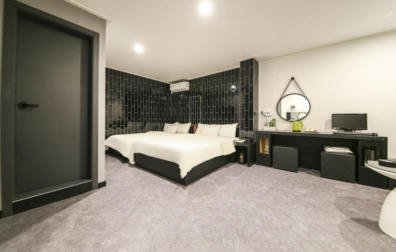 Bedroom 2, Line Hotel, Gimpo