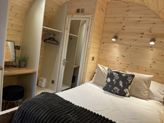Bedroom, New Farm Holidays, Cheshire East