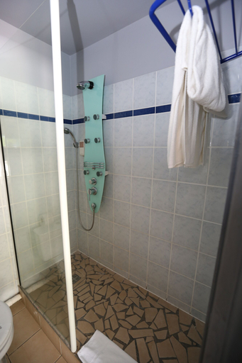 Bathroom 5, Hôtel La Maison Créole, Le Gosier