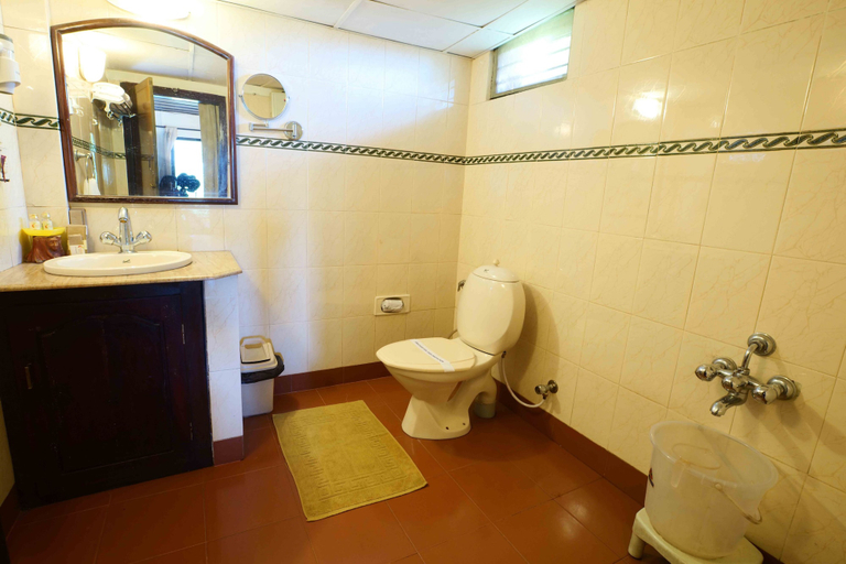 Bathroom 4, Camelot Resort, Idukki
