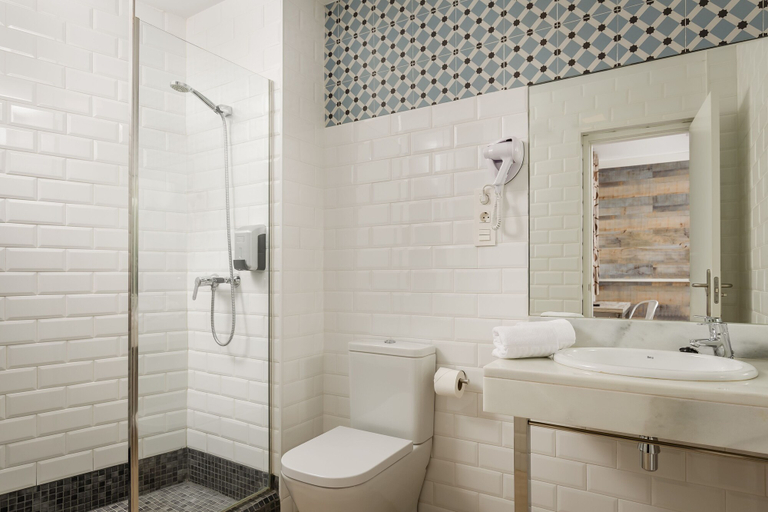 Bathroom 3, Hotel YIT Casablanca, Granada