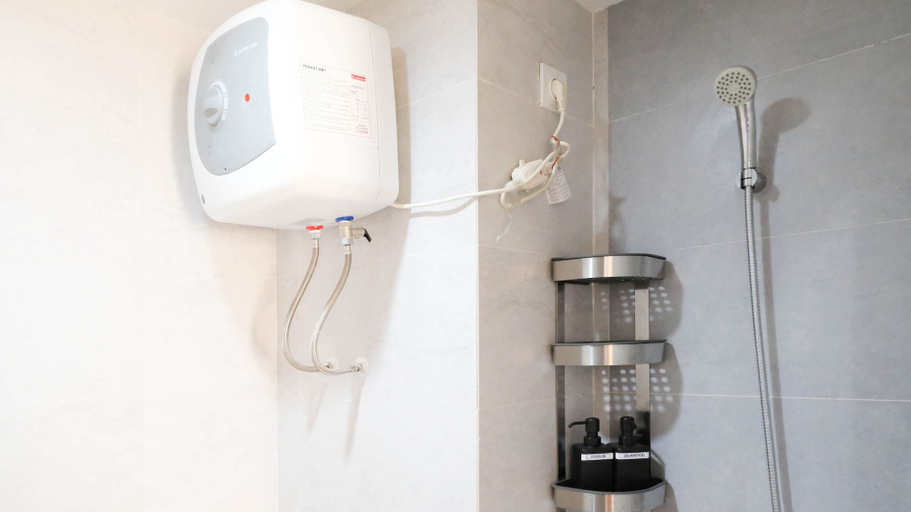 Bathroom 5, Cozy Living Studio At Taman Melati Surabaya Apartment, Surabaya