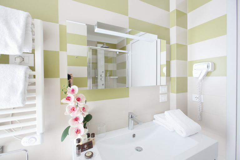 Bathroom 4, Privilege Apartments, Monza and Brianza