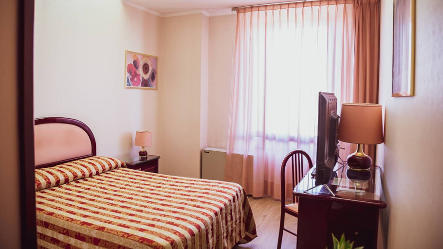 Bedroom 2, Balletti Palace Hotel, Viterbo