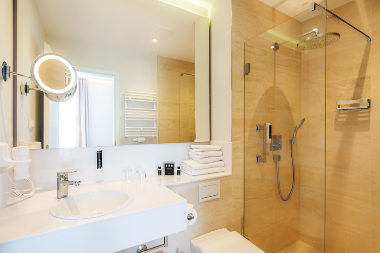 Bathroom 4, SEETELHOTEL Ostseehotel Ahlbeck, Vorpommern-Greifswald