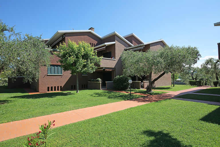 Property grounds 4, Appartamenti Casetto, Verona