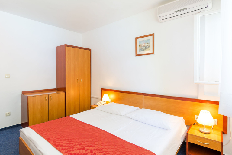 Bedroom 2, Sagitta all inclusive holiday resort, Omiš