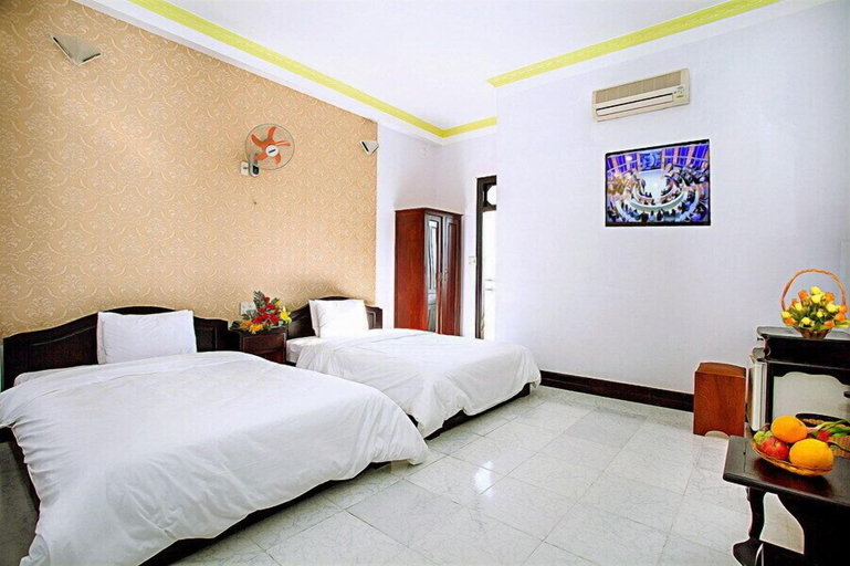 Bedroom 2, Golden Tulip Hotel, Nha Trang