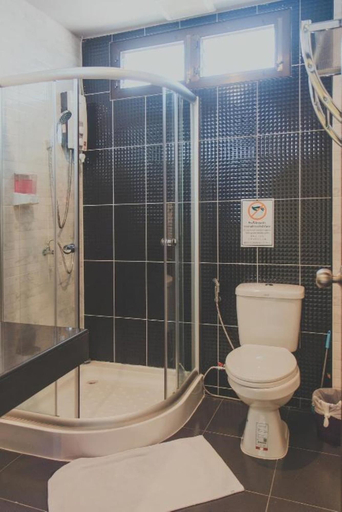 Bathroom 3, Chill Vibe Hostel, Mae Rim