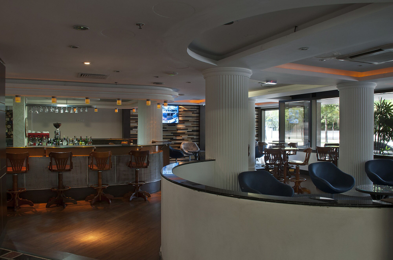 Food & Drinks 5, Master Porto Alegre Hotel - Av Carlos Gomes, Proximo Consulado Americano, Porto Alegre