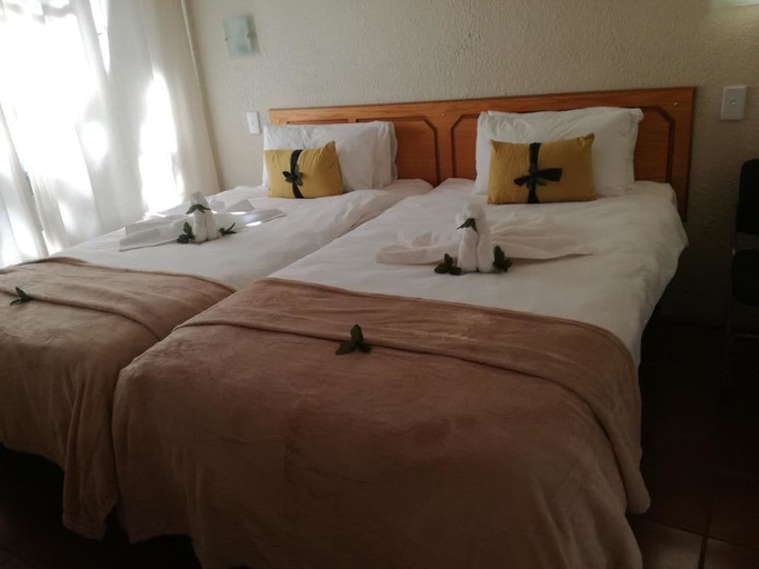 Bedroom 3, Ananda Lodge, Bojanala