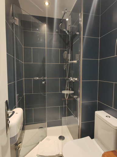 Bathroom 5, Hotel Modern'Est, Paris
