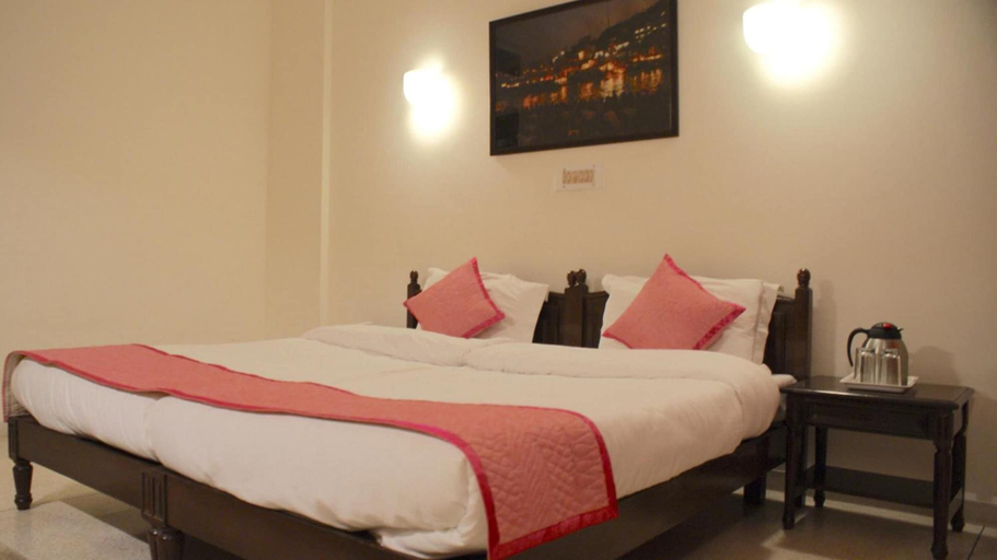 Bedroom 3, Alpana Hotel, Hardwar