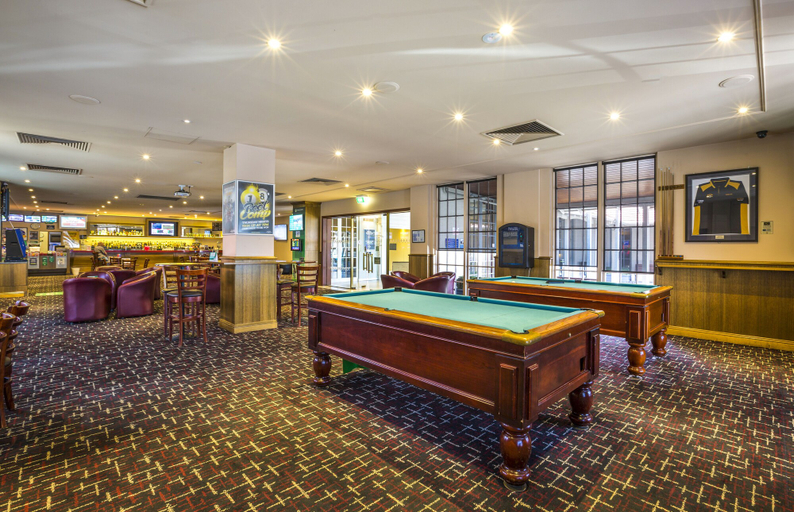 Food & Drinks 4, Nightcap at Sylvania Hotel, Hume - Broadmeadows